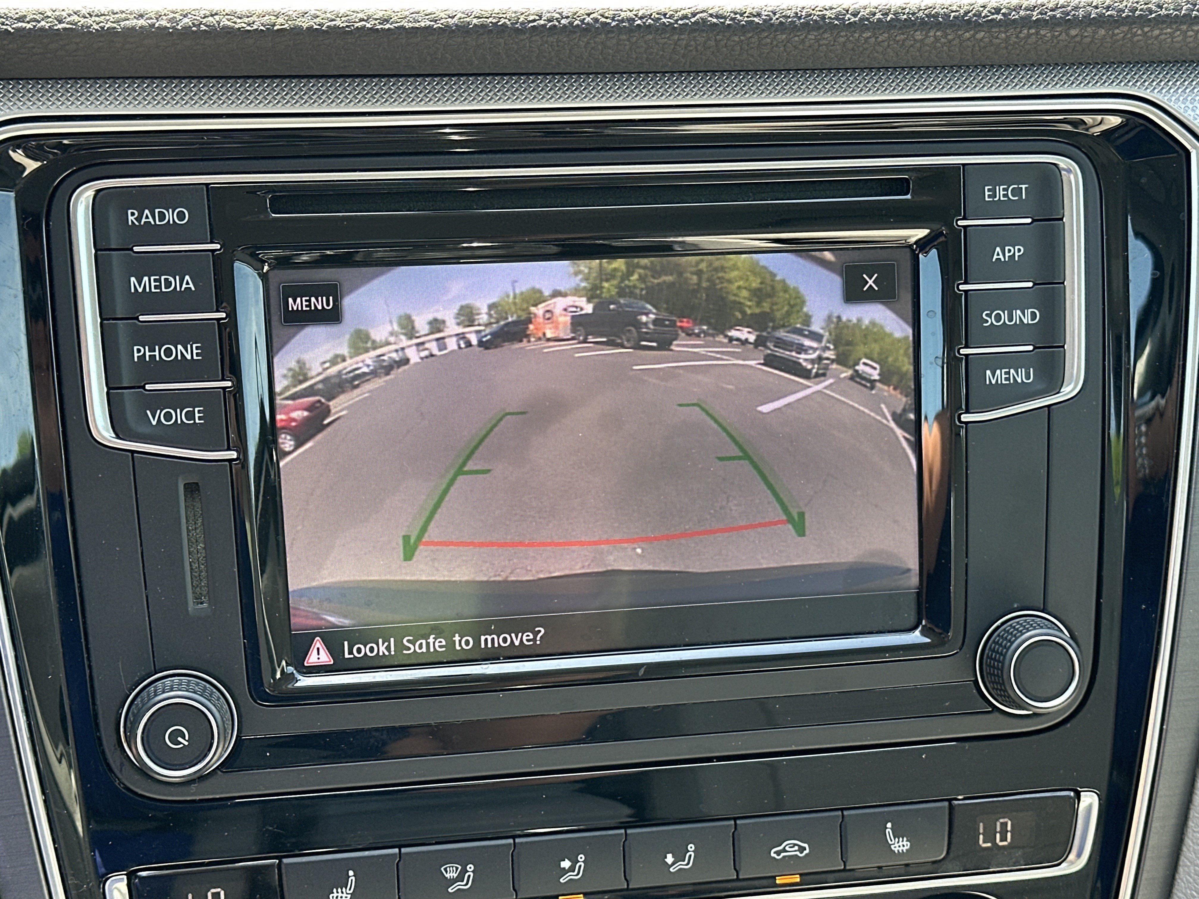 Used 2018 Volkswagen Passat 2.0T R-Line FWD image 26