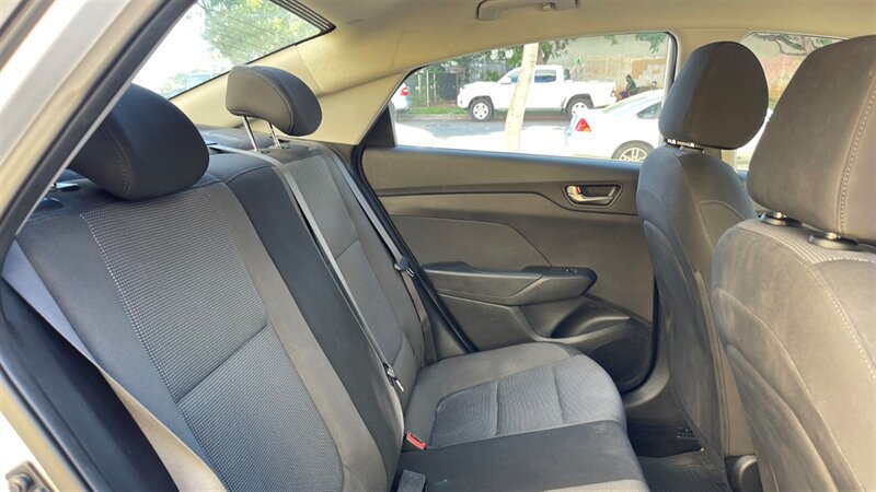 Used 2020 Hyundai Accent SE FWD image 17