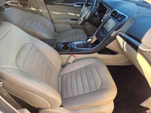Used 2015 Ford Fusion Energi SE image 16