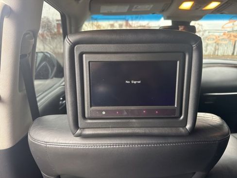 Used 2013 INFINITI QX56 4WD w/ Deluxe Touring Pkg image 12