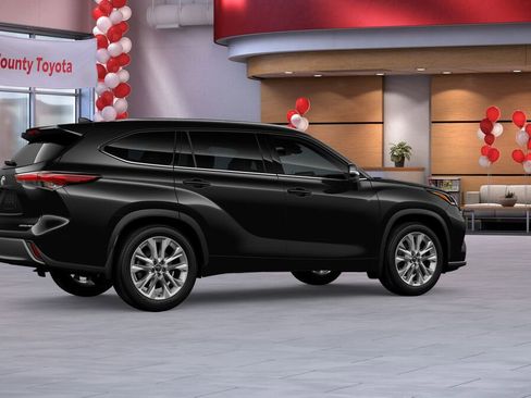 New 2026 Toyota Highlander Limited image 11