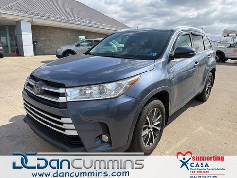 Used 2018 Toyota Highlander XLE AWD/4WD image 1