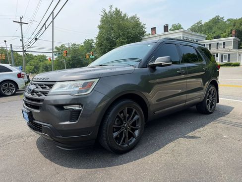 Used 2019 Ford Explorer XLT w/ Equipment Group 202A AWD/4WD image 3