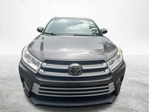 Used 2019 Toyota Highlander XLE AWD/4WD image 7