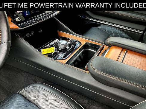 Used 2024 Jeep Grand Wagoneer L Series III image 18