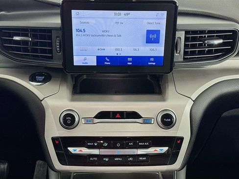 Used 2022 Ford Explorer XLT image 39