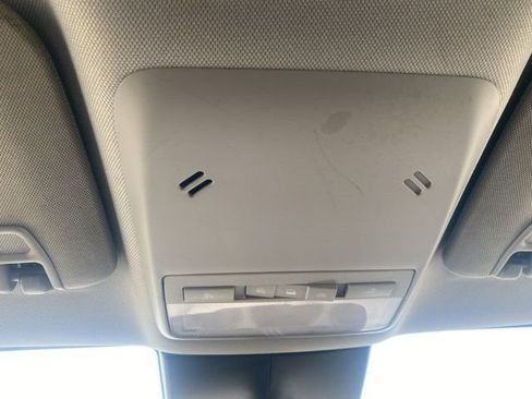 Used 2020 Chevrolet Trax LT image 25