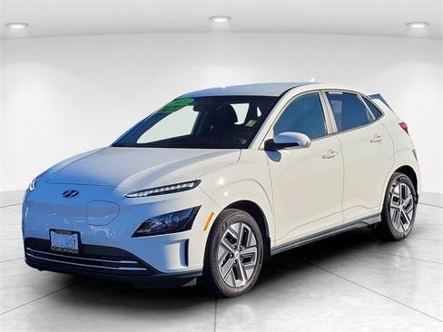 Certified 2023 Hyundai Kona SE image 2