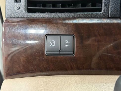 Used 2015 Nissan Quest SL image 17