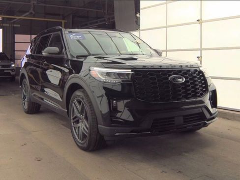 Used 2025 Ford Explorer ST-Line w/ Premium Package image 1