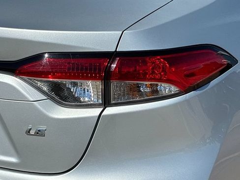 Certified 2025 Toyota Corolla LE FWD image 27