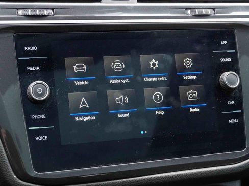 Used 2024 Volkswagen Tiguan SE R-Line image 24