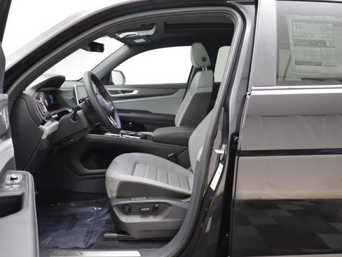 New 2026 Volkswagen Atlas Cross Sport SEL R-Line image 5