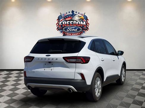 Certified 2024 Ford Escape Active FWD image 4
