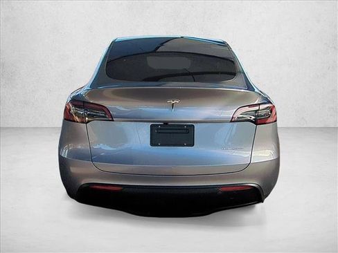 Used 2025 Tesla Model Y Long Range image 7