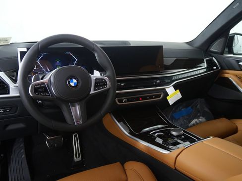 Used 2026 BMW X5 xDrive40i w/ M Sport Package AWD/4WD image 17