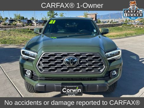 Used 2021 Toyota Tacoma TRD Off-Road w/ Technology Package AWD/4WD image 2