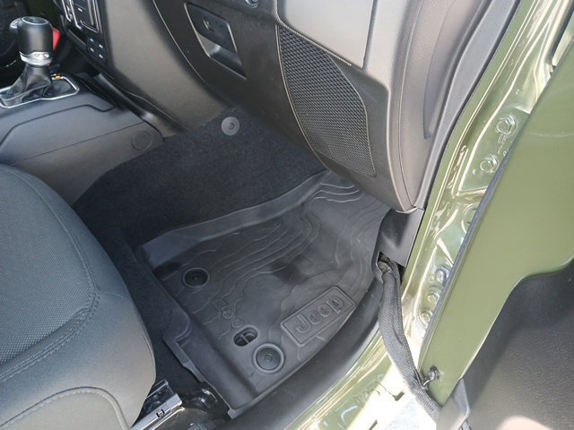 Used 2023 Jeep Wrangler Unlimited Sport AWD/4WD image 25
