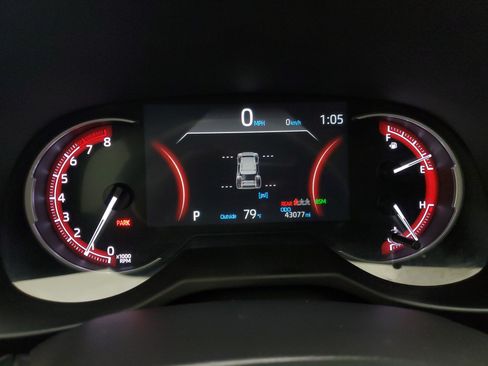 Used 2025 Toyota RAV4 XLE FWD image 25