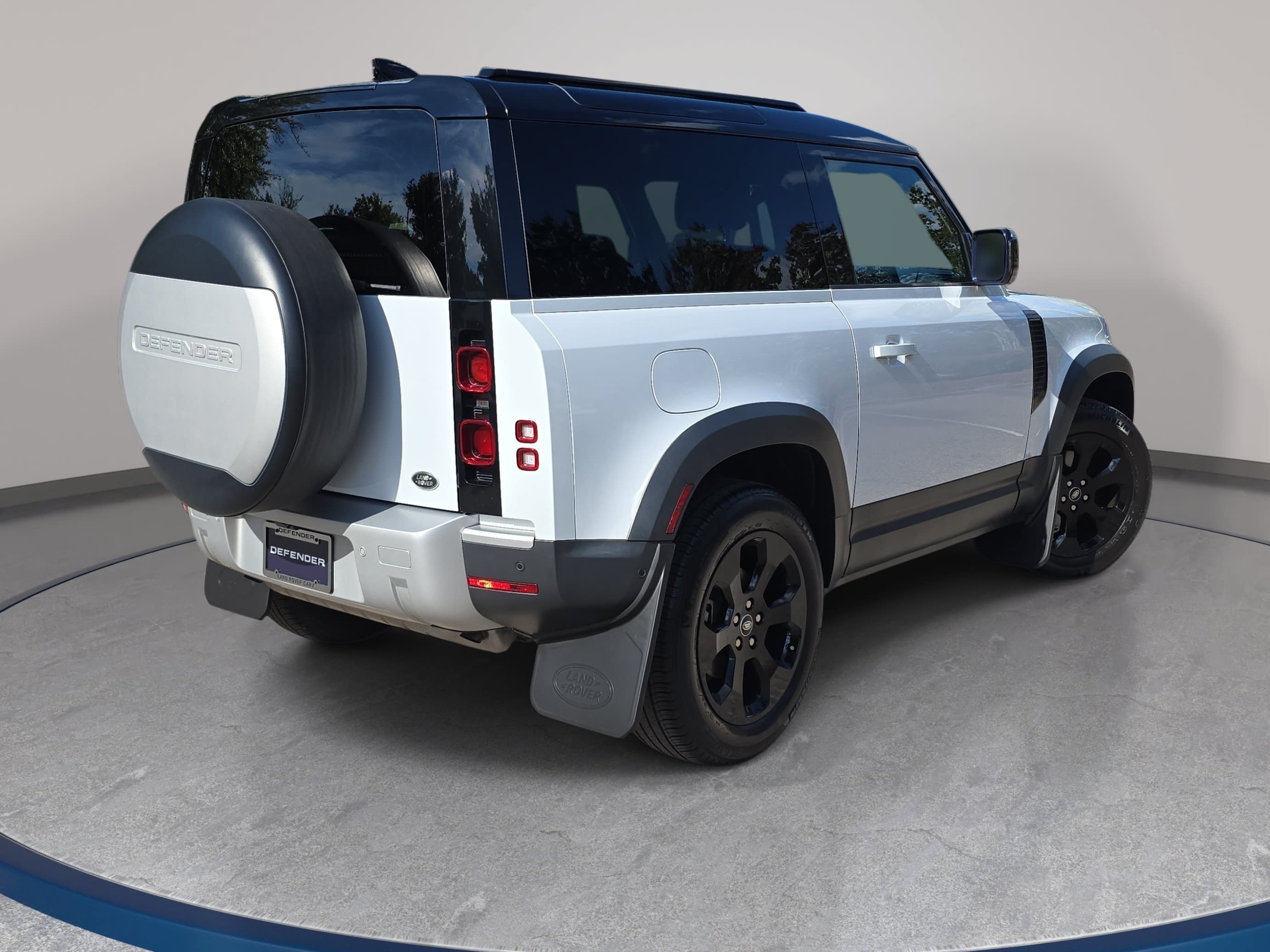 Used 2021 Land Rover Defender 90 S AWD/4WD image 5