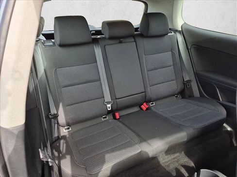 Used 2012 Volkswagen Golf 2-Door FWD image 17