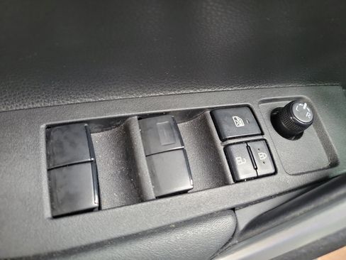 Used 2023 Toyota Corolla Cross AWD Hybrid w/ Convenience Package image 23