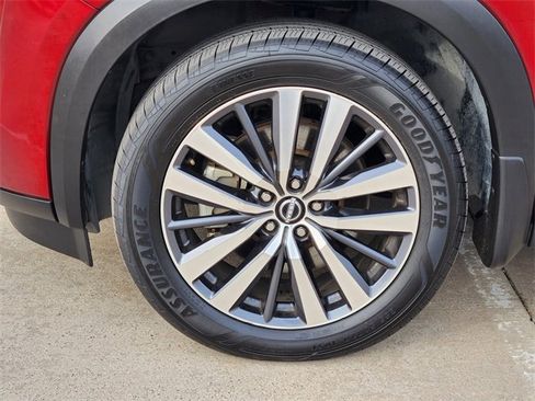 Used 2024 Nissan Pathfinder Platinum image 10