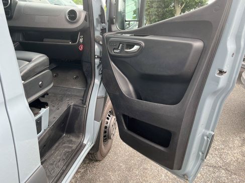 Used 2024 Mercedes-Benz Sprinter 3500 image 25