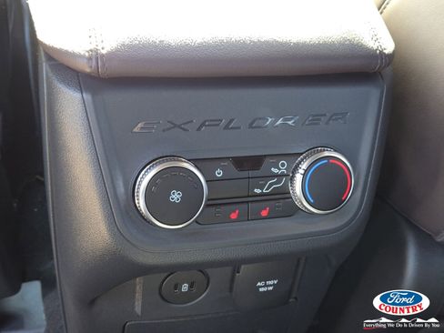 New 2026 Ford Explorer Platinum image 8