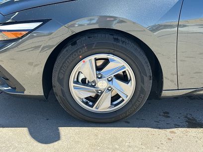 New 2026 Hyundai Elantra SE