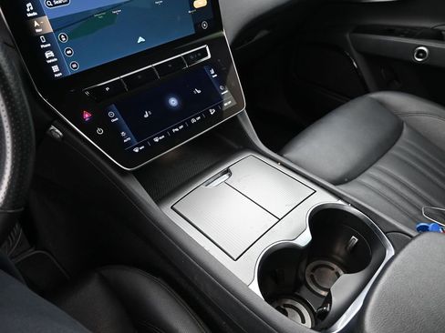 Used 2024 Maserati Grecale GT image 25