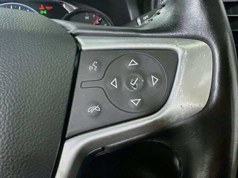 Used 2022 GMC Acadia SLT w/ Technology Package FWD image 25