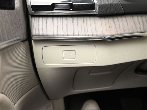 Used 2023 Volvo XC90 B6 Plus image 28