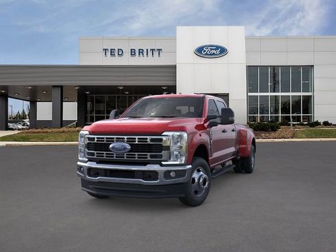 New 2026 Ford F350 4x4 Crew Cab DRW Super Duty image 3