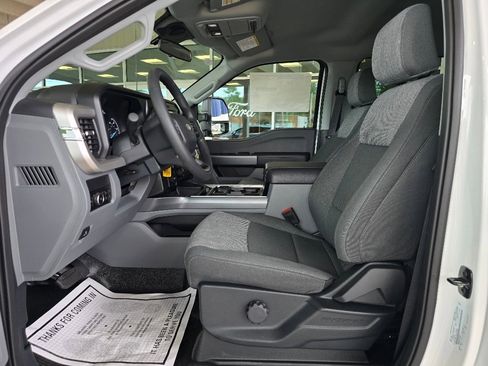 New 2025 Ford F450 XLT image 7