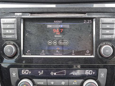 Used 2020 Nissan Rogue SV FWD image 15