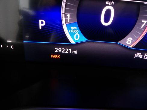 Used 2024 Volkswagen Jetta SE FWD image 19