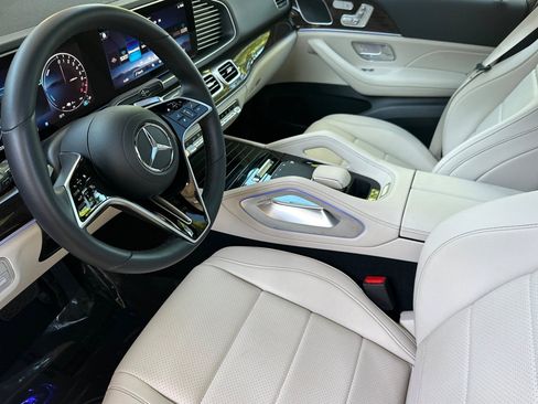 Certified 2025 Mercedes-Benz GLE 450e 4MATIC image 4