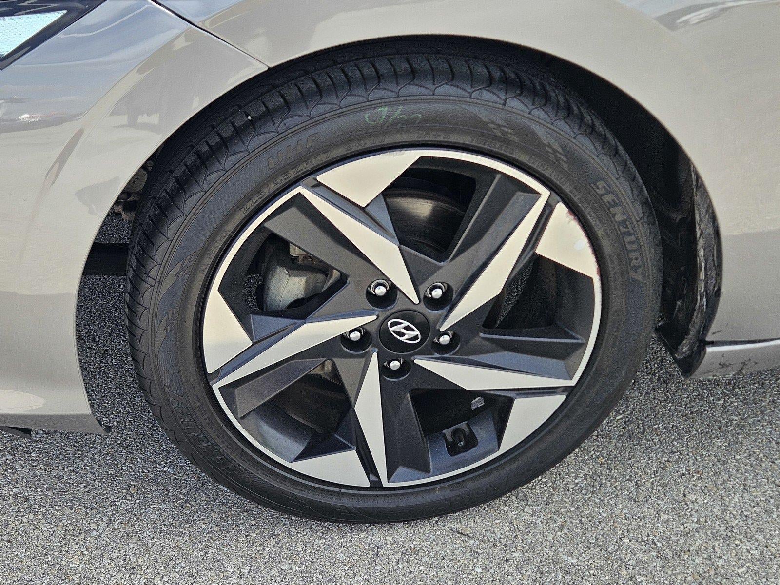 Used 2024 Hyundai Elantra SEL w/ Convenience Package FWD image 9