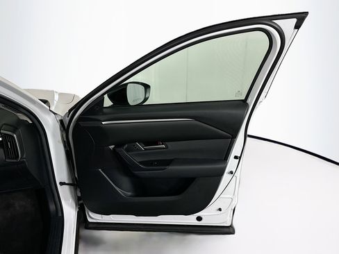 Used 2025 MAZDA CX-50 2.5 Hybrid w/ Preferred Pkg image 31