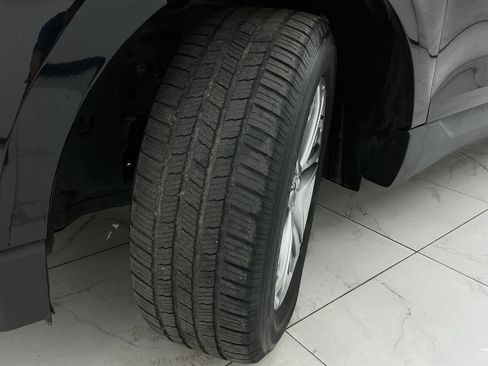 Used 2016 Ford Edge Titanium FWD image 46