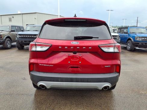 Certified 2022 Ford Escape Titanium image 5