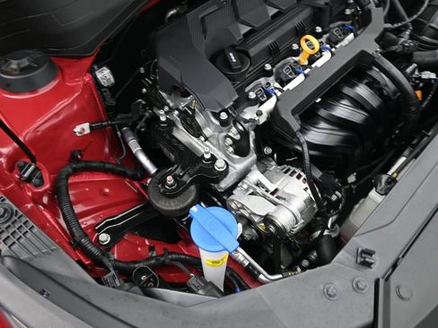 Certified 2025 Hyundai Venue SE image 24