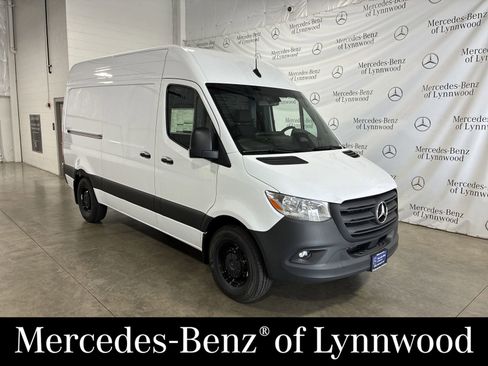 New 2025 Mercedes-Benz Sprinter 2500 image 1