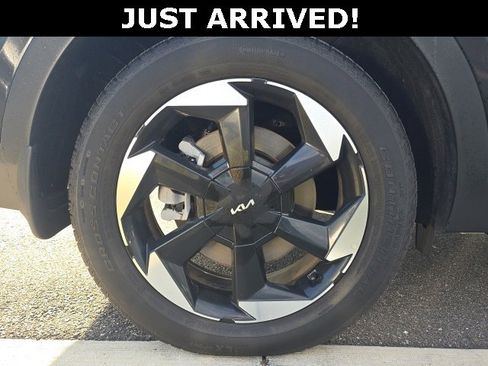 Used 2025 Kia Sorento EX image 5