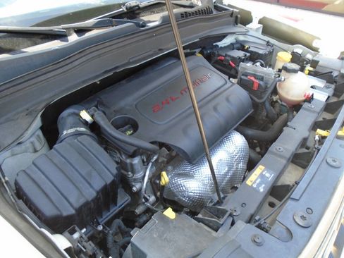 Used 2016 Jeep Renegade Trailhawk AWD/4WD image 18