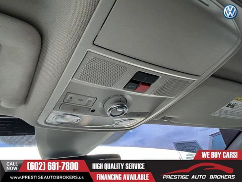 Used 2017 Volkswagen Passat 1.8T SEL Premium image 19