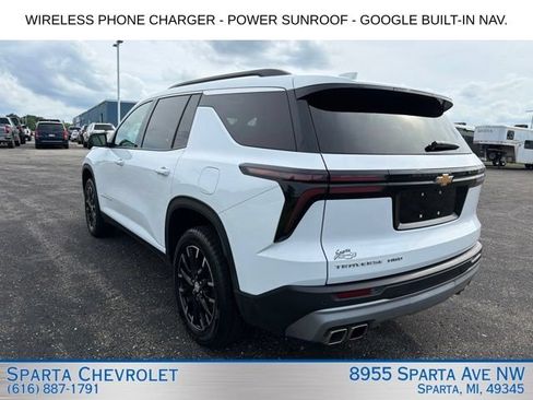 Used 2025 Chevrolet Traverse LT w/ Sun and Wheel Package AWD/4WD image 5