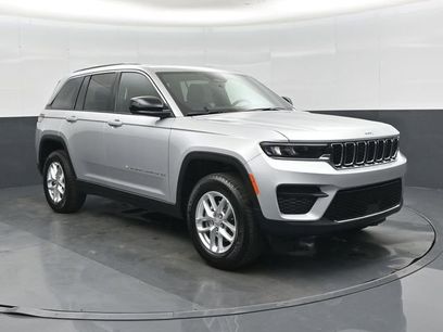 New 2026 Jeep Grand Cherokee Laredo w/ Trailer Tow Package