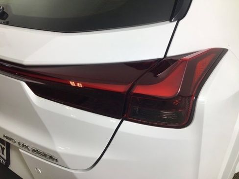 Used 2023 Lexus UX 250h F Sport image 24